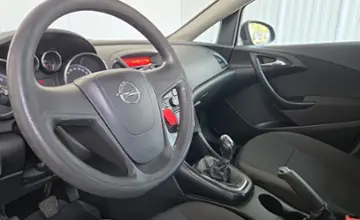 Opel Astra 2011 года за 15 490 BYN в Минск