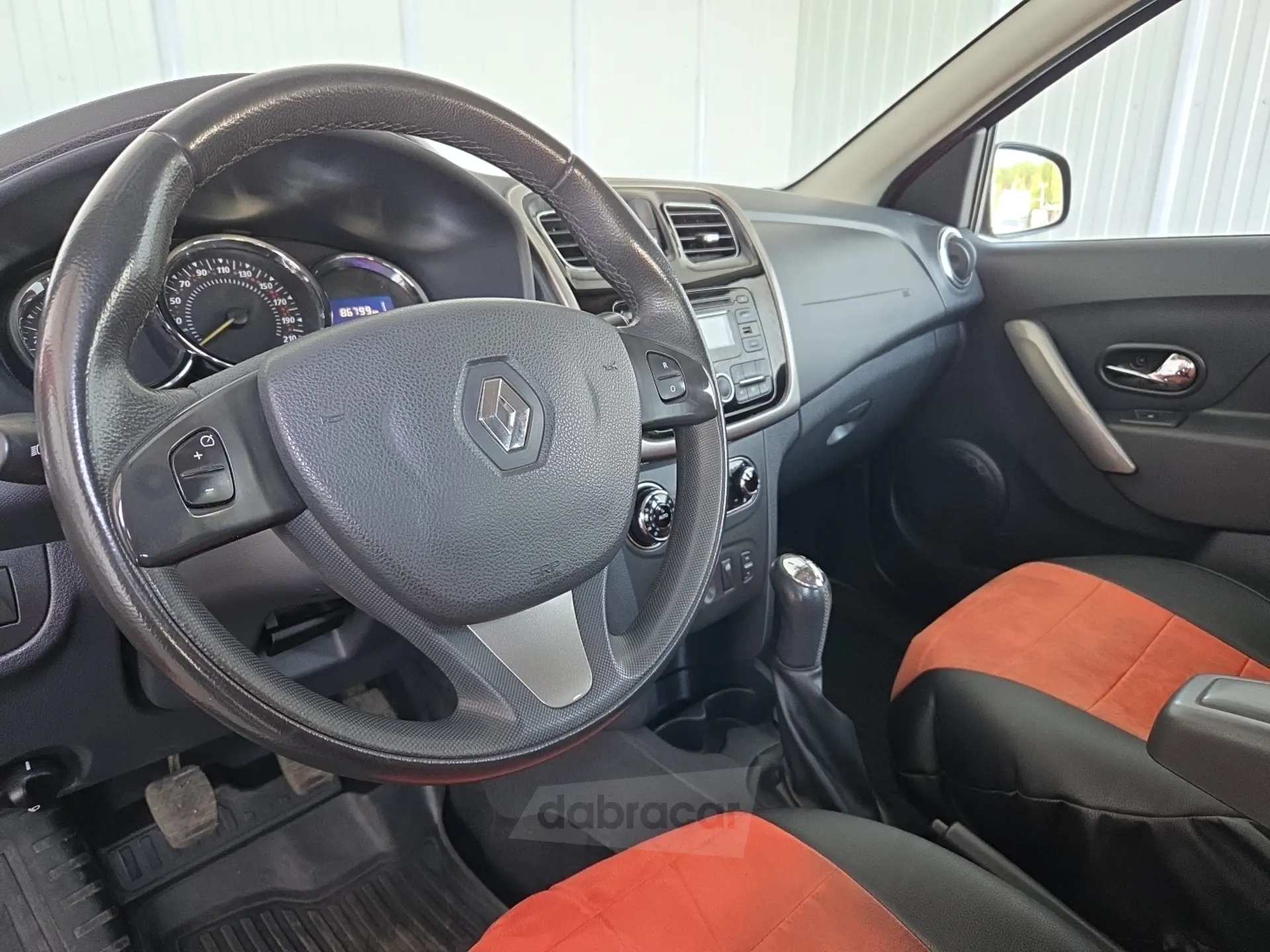  Sandero