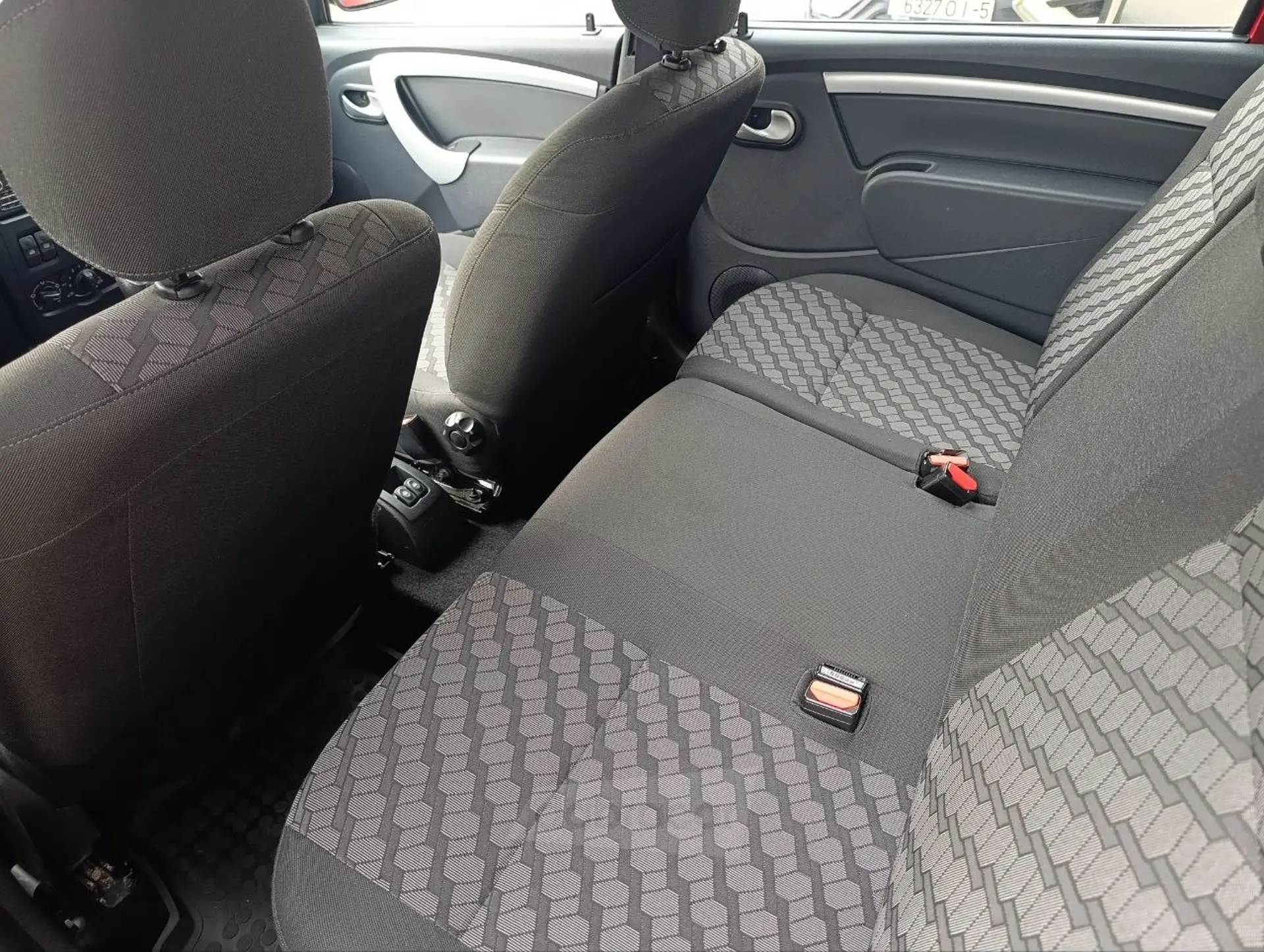  Largus
