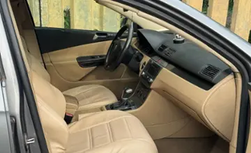 Volkswagen Passat 2005 года за 24 690 BYN в Гомель