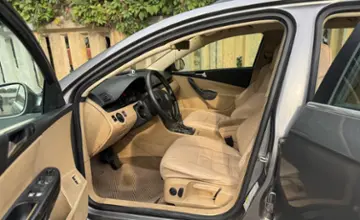 Volkswagen Passat 2005 года за 24 690 BYN в Гомель