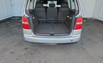 Volkswagen Touran 2004 года за 15 490 BYN в Минск