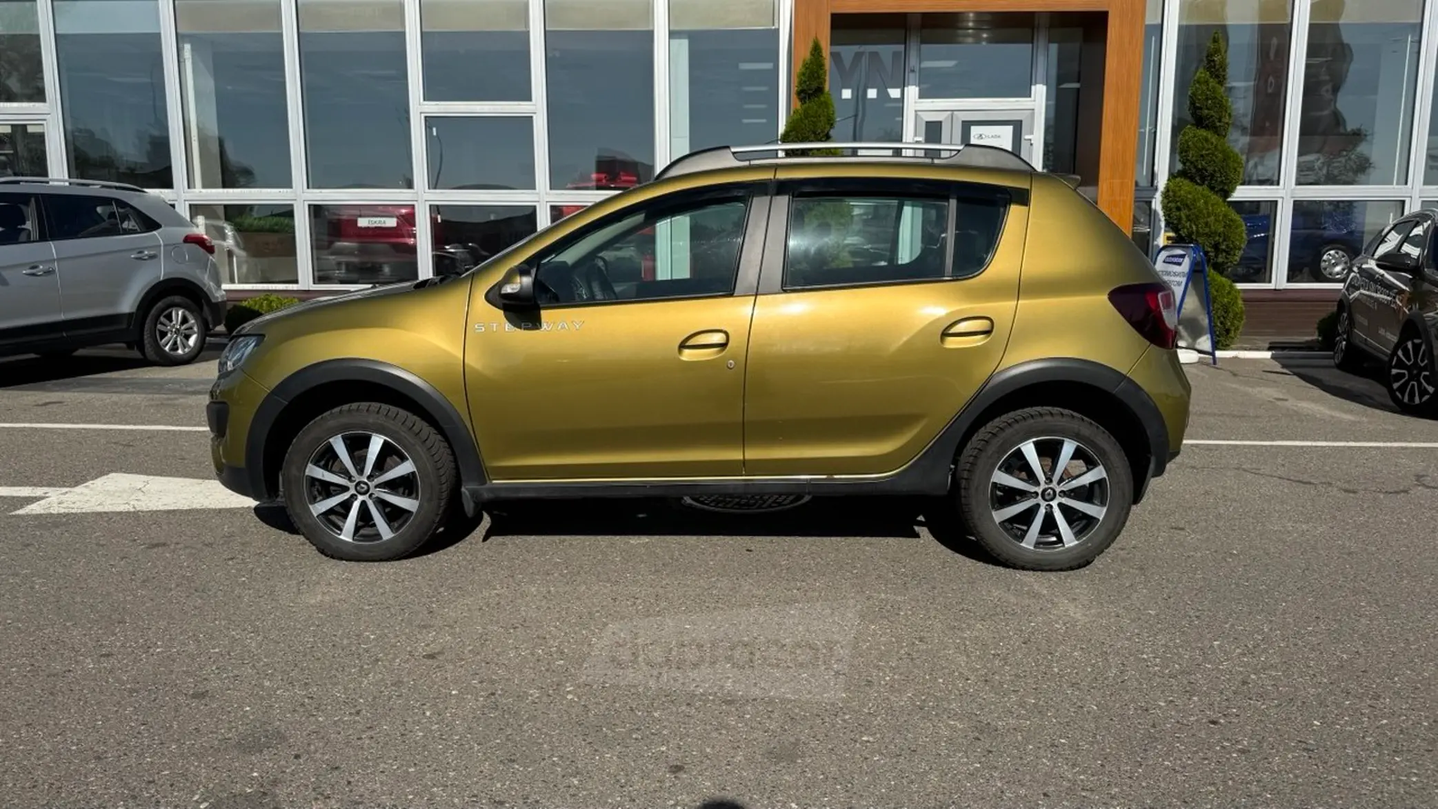  Sandero